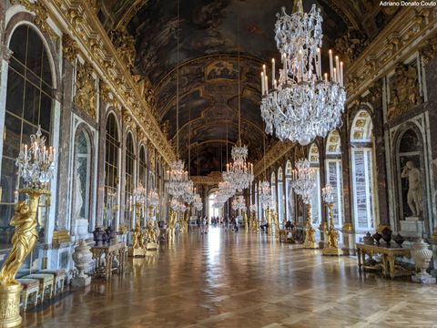 Galeria dos Espelhos - Palácio de Versalhes, local onde o Tratado de Versalhes foi assinado.
