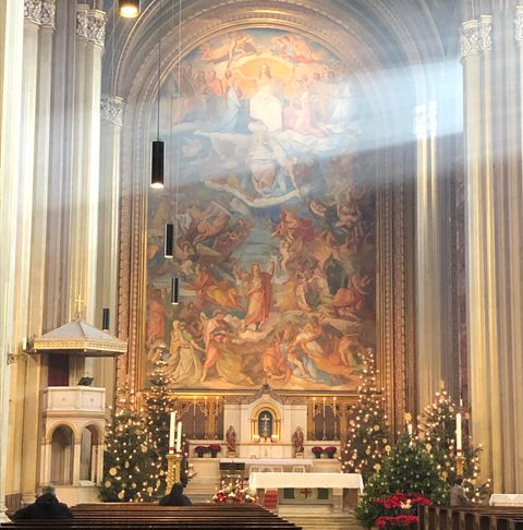 Interior da Ludwigskirche, em Munique. Foto de Adriano Donato Couto.