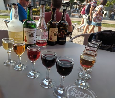Degustação de vinhos em Vila Nova de Gaia. Foto por Adriano Donato Couto.