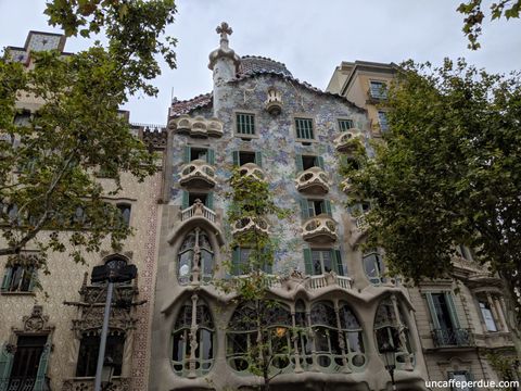 Casa Batlló em destaque. Foto por Adriano Donato Couto.