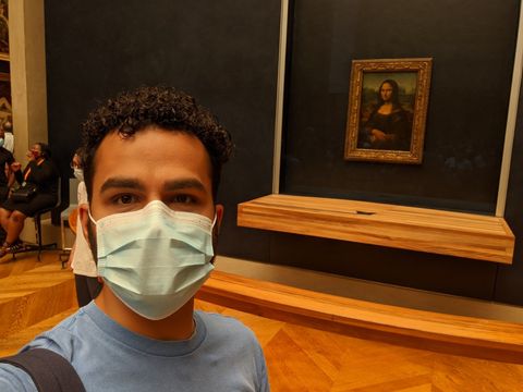A tão famosa Monalisa, depois de enfrentar uma fila enorme.
