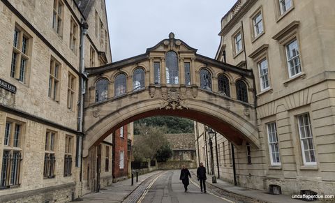 Bridge of Sighs (Ponte dos Suspiros), em Oxford.
