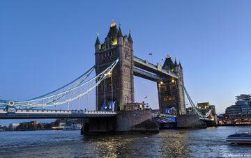 Tower Bridge, ponte mais famosa de Londres. Foto por Adriano Donato Couto.