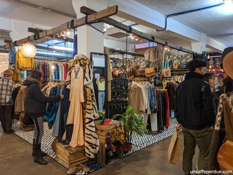 Uma das lojas de Brick Lane Vintage Market.