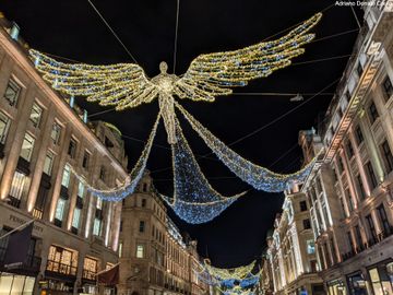 Detalhe de iluminação na Regent Street, Londres.