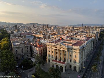Vista da cidade através do Monument a Colom