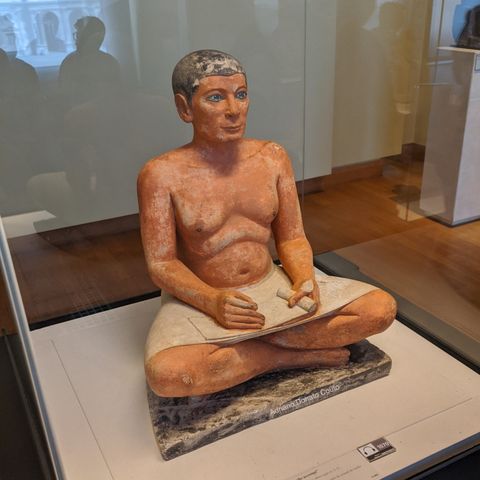 O Escriba Sentado - Louvre.