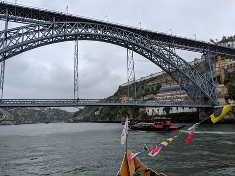 Passeio das seis pontes pelo rio Douro. Foto de Adriano Donato Couto.