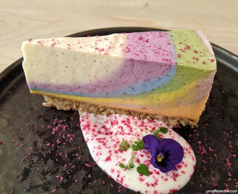 Rainbow cheesecake do Wild Food Café.